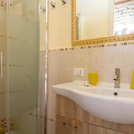 Il Nido Della Cattedrale * קאסטלסארדו